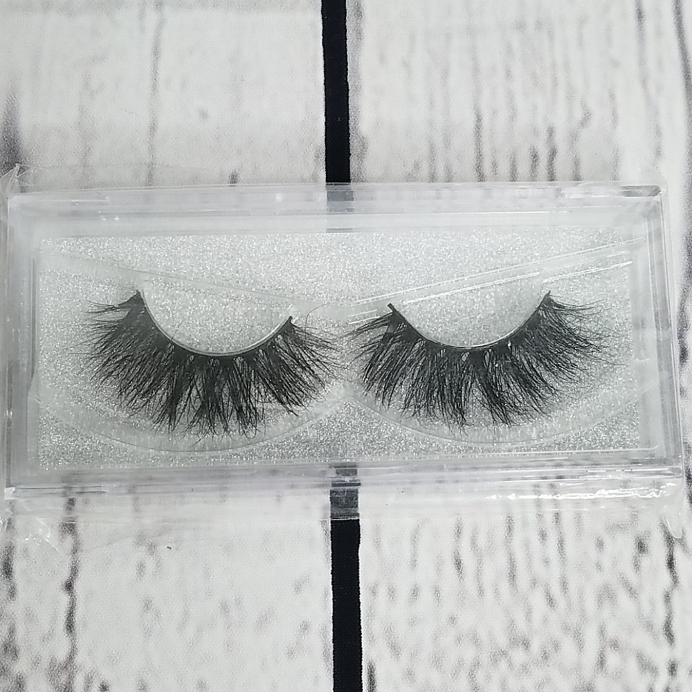 D22 | LASHES